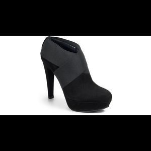 Stuart Weitzman “Kilgore” Suede Ankle Booties
